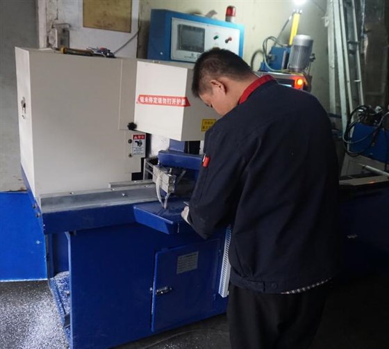 全自動(dòng)45度對角機(jī)